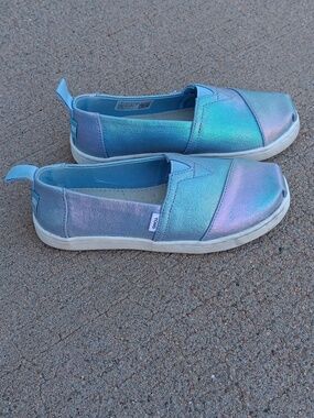 Toms Mermaid Slip On Sneakers Casual Blue Holographic Shoes Kids Size 13
